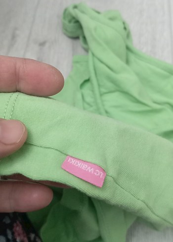 Kız Çocuk Yeşil Pul İşlemeli Straplez Tişört - Görsel 5