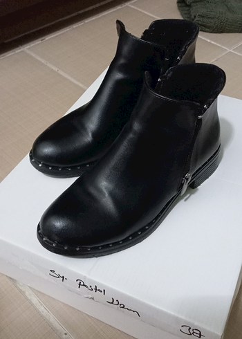 Siyah Deri Kadın Bot - Tokalı, Topuklu - Görsel 3