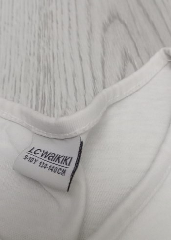 Kız Çocuk Beyaz Pul İşlemeli Tişört - Görsel 3