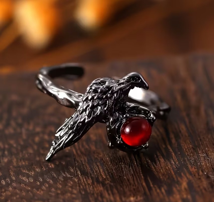 Gotik Kırmızı Boncuklu Karga Motifli Yüzük - Görsel 3