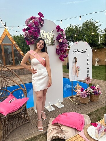 Beyaz elbise
