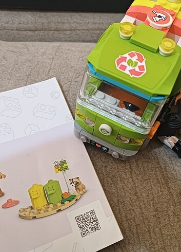 Beden Lego çöp kamyonu