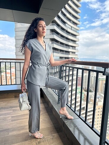 s Beden Bağcıklı Yelek Pantolon Takım
