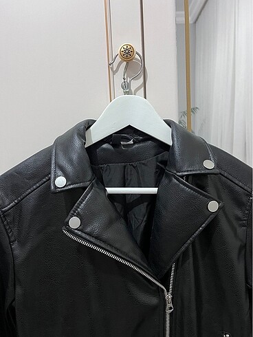 xs Beden H&M marka deri ceket