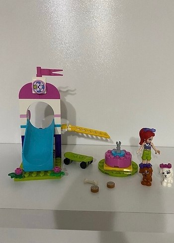 Diğer LEGO Friends Mia'nın Kaydırak Seti