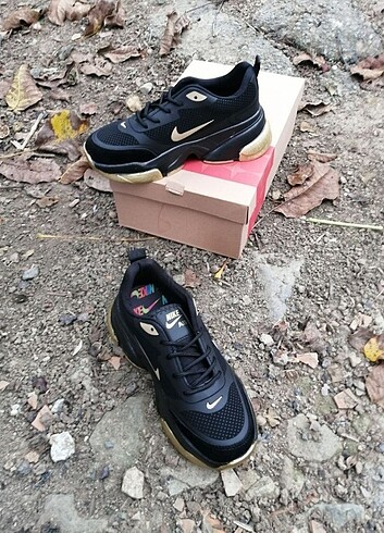 37 Beden Nike Spor Ayakkabı