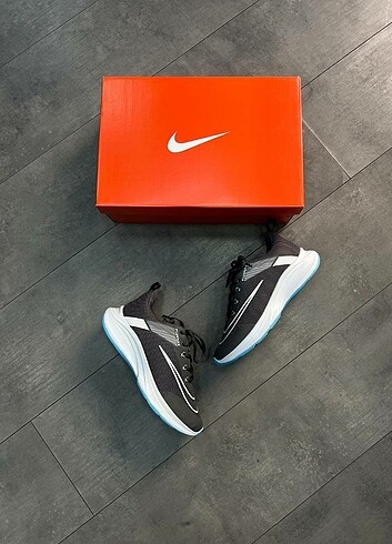 Nike Spor Ayakkabı