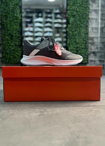 40 Beden Nike Spor Ayakkabı