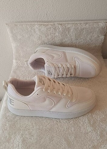 Nike Beyaz Sneaker Spor Ayakkabı 