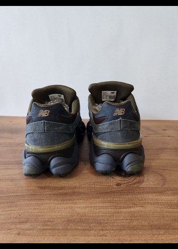 37 Beden New Balance 9060