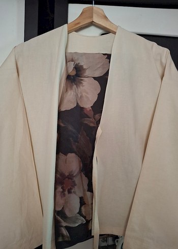 Tereyağ sarısı kimono