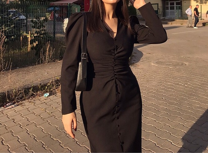 Siyah saten midi elbise