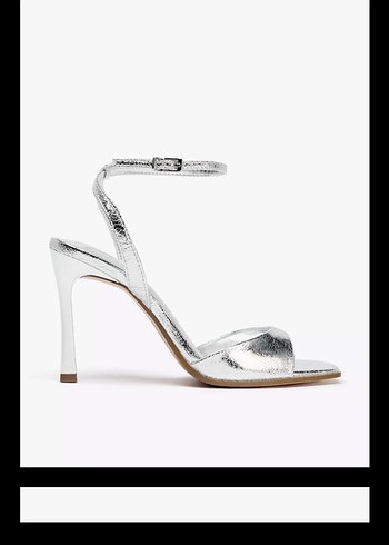 Zara Beyaz Parlak Stiletto Topuklu Kemerli Kadın Ayakkabı