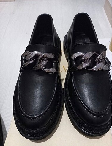 KADIN ZİNCİRLİ LOAFER AYAKKABI