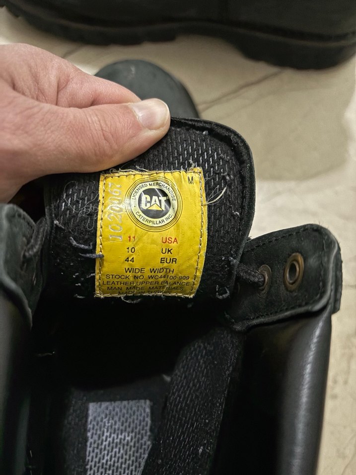 Siyah Caterpillar Erkek Bot - Görsel 3