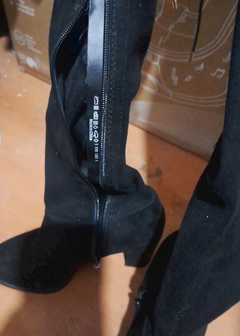 Siyah Süet Tokalı Dizüstü Topuklu Bot - Görsel 3