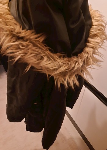 Siyah Uzun Kürklü Kadın Mont LCW - Görsel 5