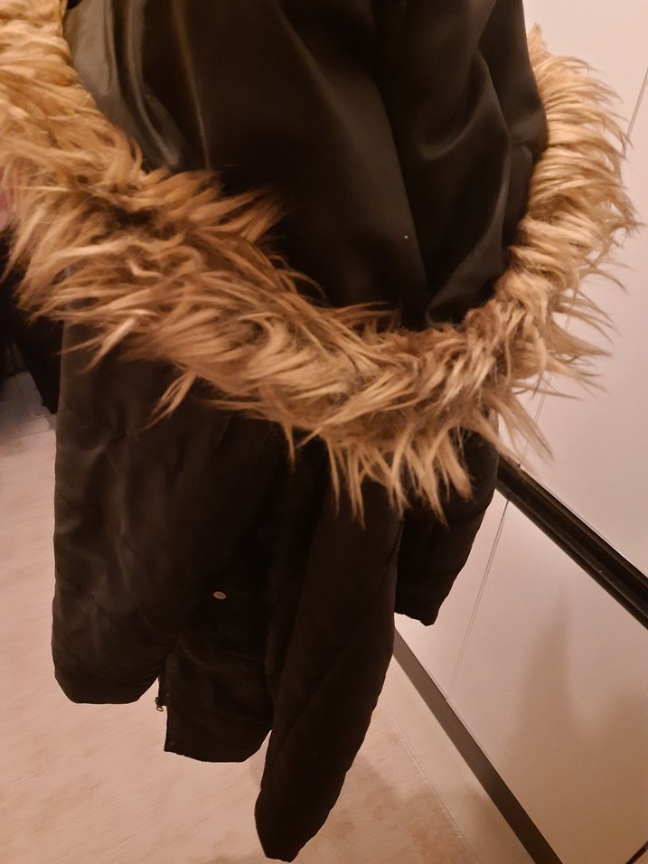 Siyah Uzun Kürklü Kadın Mont LCW - Görsel 5