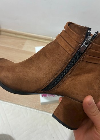 Diğer Püsküllü Kahverengi Süet Kadın Bot