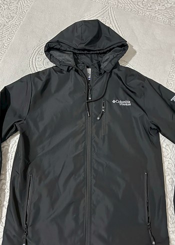 Columbia Siyah Kapüşonlu Erkek Rüzgarlık - Görsel 2