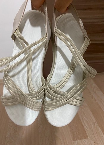Diğer Bej Kadın Dolgu Topuklu Sandalet