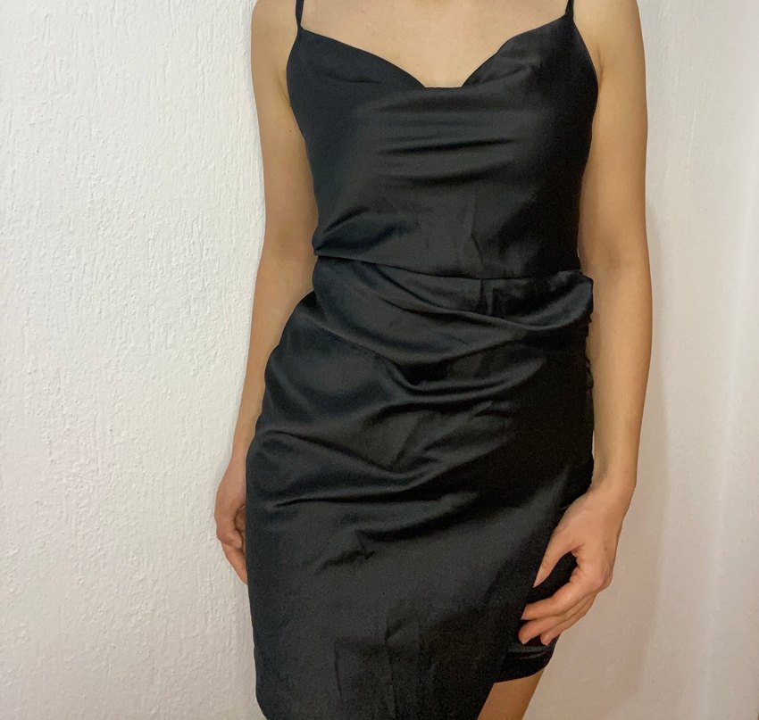 Siyah Drapeli Mini V Yakalı Kadın Elbise - Görsel 2