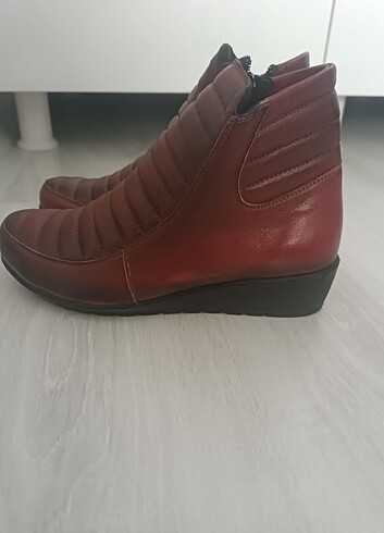 Kısa bot bayan