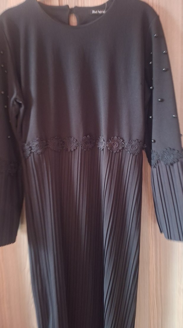 Siyah Piliseli Uzun Kollu Uzun Elbise - Görsel 4