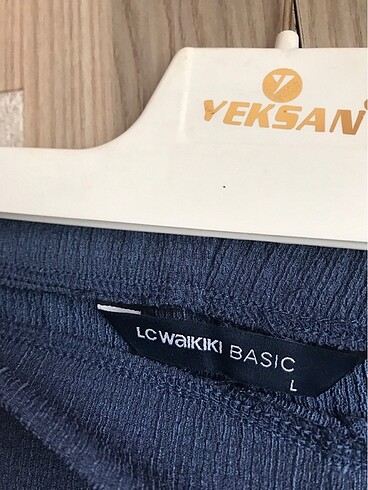 l Beden lacivert Renk Hiç kullanılmamıştır hiç bir sorunu yoktur