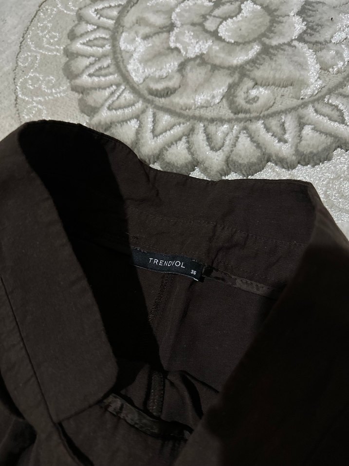 Kemer Detaylı Bol Kesim Kahverengi Keten Pantolon - Görsel 3