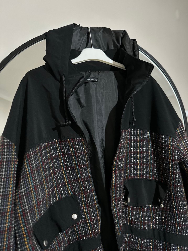 Kapüşonlu Düğmeli Siyah Kadın Ceket - Görsel 2