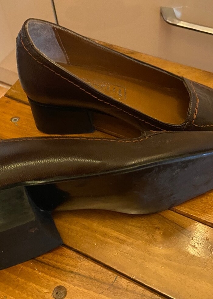 Sivri burun topuklu ayakkabı - Görsel 3