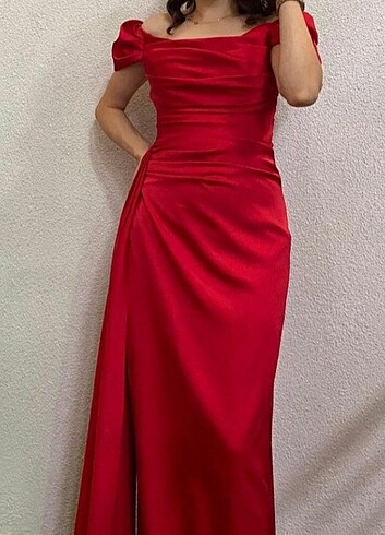 Diğer Kırmızı saten abiye elbise 