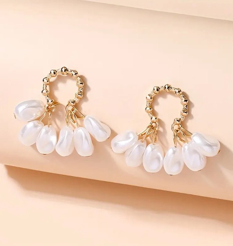 Beyaz Boncuklu Mini Çiçek Küpeler - Görsel 2