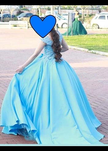 Nişan elbisesi