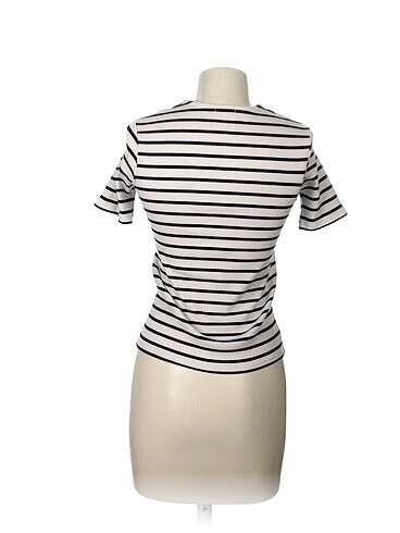 s Beden Diğer T-shirt %70 İndirimli.