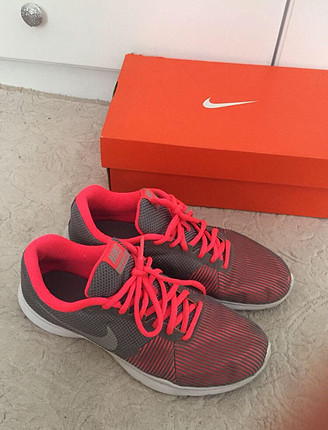 Nike koşu ayakkabısı 
