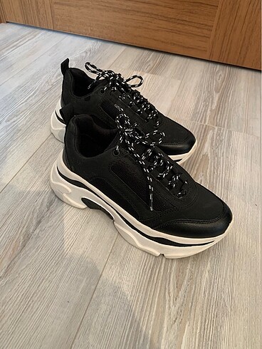 Stradivarius sneakers 36