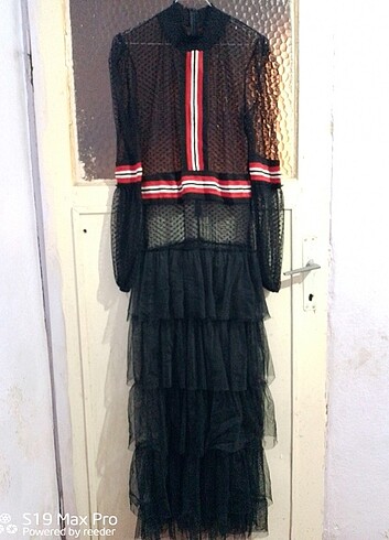 Deborah Milano Siyah dantel uzun kollu katlı Maxi elbisw 