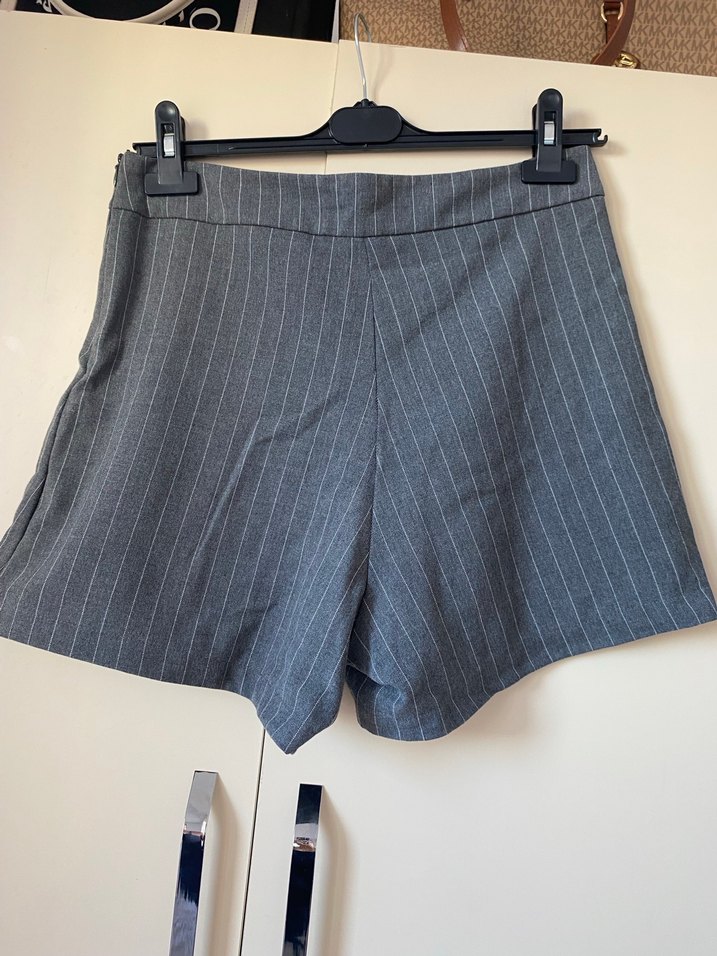 Gri Çizgili Pilili Mini Etek - Görsel 4