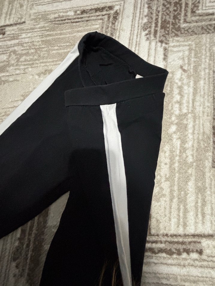 Siyah Yan Şeritli Mini Biker Şort - Görsel 4