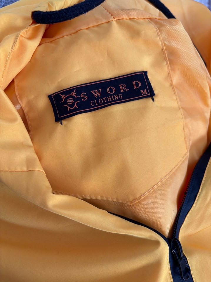 Sarı Kapüşonlu Spor Ceket - Görsel 3