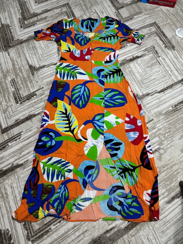 Renkli Yaprak Desenli Uzun V Yaka Elbise - Görsel 2