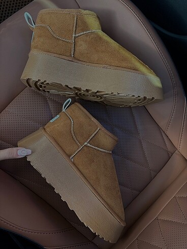 UGG BOT
