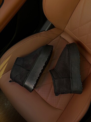 UGG BOT