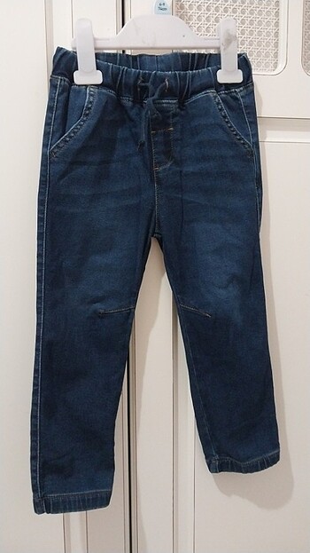 Erkek çocuk kot pantalon