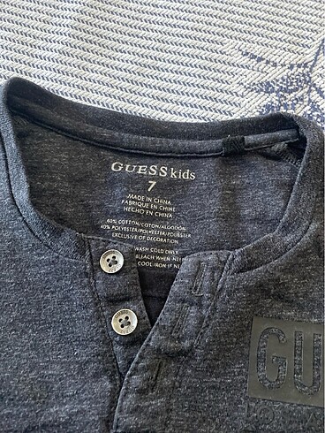 7 Yaş Beden Orjinal guess marka çocuk tişört