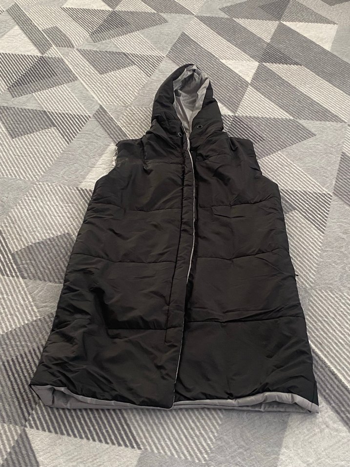 Gri Kapüşonlu Kadın Yelek - Görsel 2