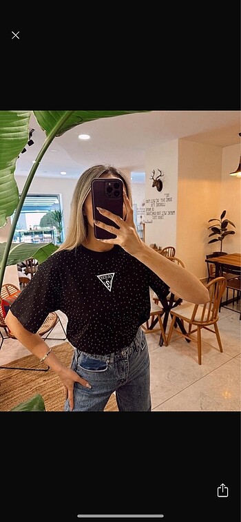 Diğer Guess taşlı tişört