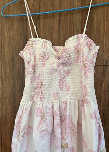 H&M H&M çiçekli midi elbise